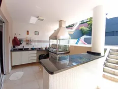 Casa de Condomínio com 3 Quartos à venda, 340m² no Granja Viana, Embu das Artes - Foto 10