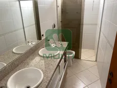 Casa com 3 Quartos à venda, 212m² no Umuarama, Uberlândia - Foto 17