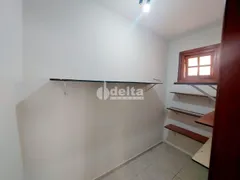 Casa com 4 Quartos à venda, 242m² no Umuarama, Uberlândia - Foto 13