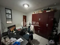 Casa com 3 Quartos à venda, 178m² no Osvaldo Rezende, Uberlândia - Foto 26