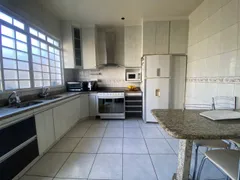 Casa com 4 Quartos à venda, 167m² no Serrano, Belo Horizonte - Foto 1