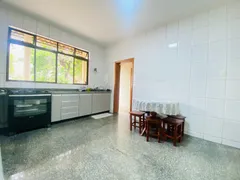 Casa com 5 Quartos à venda, 400m² no Santa Amélia, Belo Horizonte - Foto 34