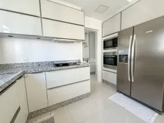 Apartamento com 3 Quartos para alugar, 150m² no Centro, Balneário Camboriú - Foto 13