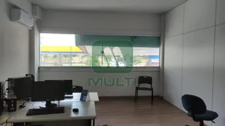 Loja / Salão / Ponto Comercial com 1 Quarto para alugar, 250m² no Alto Umuarama, Uberlândia - Foto 4