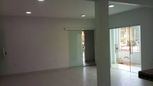 Galpão / Depósito / Armazém com 4 Quartos para alugar, 750m² no , Parauapebas
