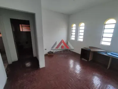 Sobrado com 2 Quartos para venda ou aluguel, 250m² no Vila Maria de Maggi, Suzano