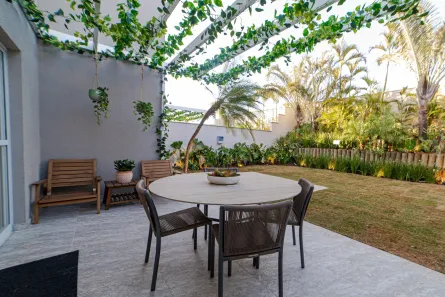 Casa de Condomínio com 4 Quartos à venda, 150m² no Jardins Berlim, Senador Canedo