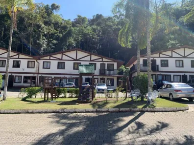 Apartamento com 2 Quartos à venda, 59m² no Samambaia, Petrópolis