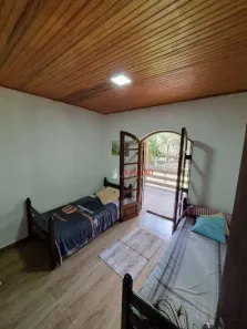 Fazenda / Sítio / Chácara com 3 Quartos à venda, 155m² no Fundão, Alambari