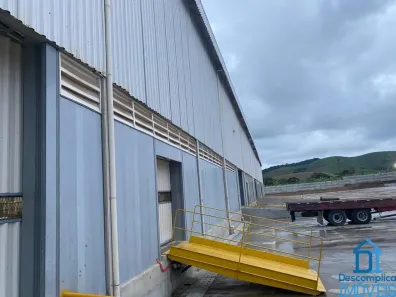 Galpão / Depósito / Armazém com 2 Quartos para alugar, 3600m² no Frexeiras, Escada