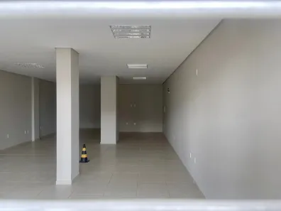 Conjunto Comercial / Sala para alugar, 120m² no Centro, Chapecó