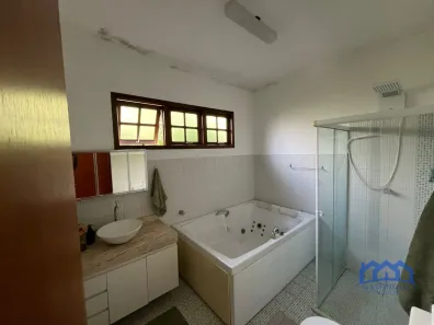 Fazenda / Sítio / Chácara com 5 Quartos à venda, 2700m² no , Mairinque