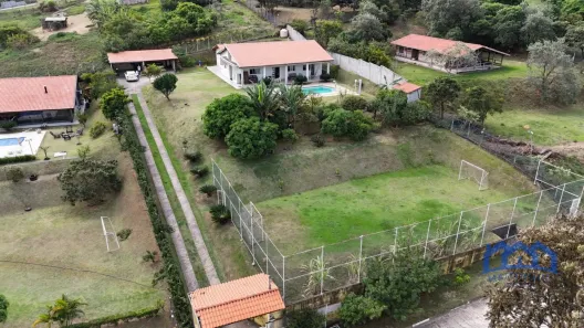 Fazenda / Sítio / Chácara com 4 Quartos à venda, 2500m² no Aluminio, Alumínio