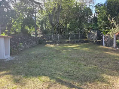 Fazenda / Sítio / Chácara com 3 Quartos à venda, 120m² no Centro, Guapimirim