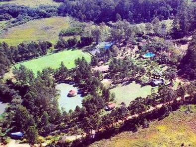 Fazenda / Sítio / Chácara com 4 Quartos à venda, 3000m² no Campos de Atibaia, Atibaia