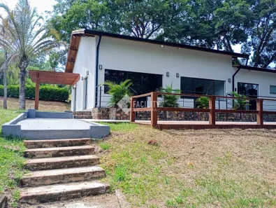 Fazenda / Sítio / Chácara com 3 Quartos à venda, 104m² no , Sarapuí
