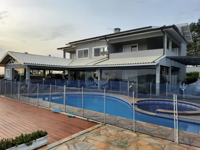 Fazenda / Sítio / Chácara com 9 Quartos à venda, 3140m² no , Mairinque