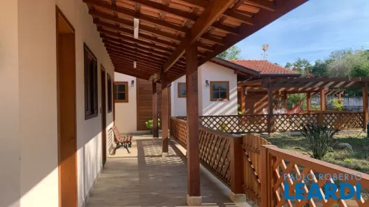Fazenda / Sítio / Chácara com 2 Quartos à venda, 250m² no Taboão, Mogi das Cruzes