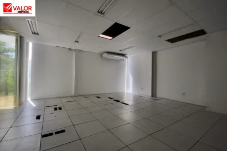 Prédio Inteiro para alugar, 1970m² no Jardim Santo Antônio, Embu das Artes
