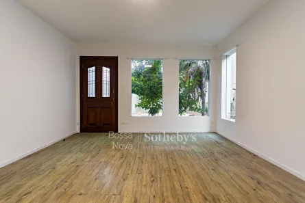 Casa de Vila com 4 Quartos para venda ou aluguel, 303m² no Sumaré, São Paulo
