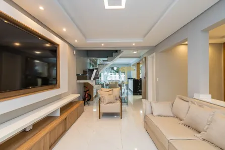 Sobrado com 3 Quartos à venda, 225m² no Loteamento Montparnasse, Almirante Tamandaré