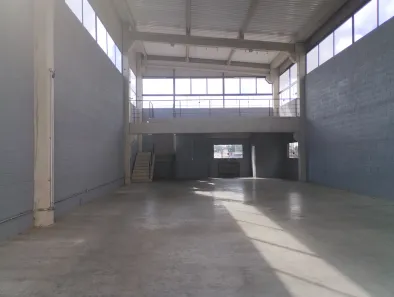 Galpão / Depósito / Armazém para alugar, 300m² no Parque São George, Cotia