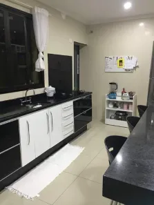 Casa com 2 Quartos para alugar, 600m² no Maria Auxiliadora, Embu das Artes