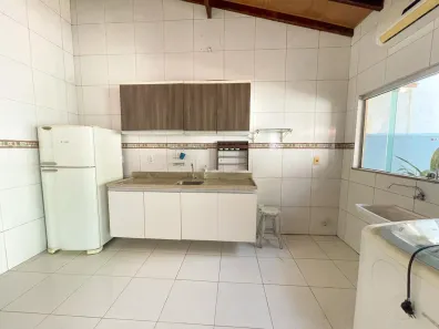 Casa de Condomínio com 3 Quartos para alugar, 240m² no Ponta Negra, Manaus