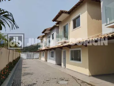 Casa de Condomínio com 3 Quartos à venda, 112m² no Cotia, Guapimirim