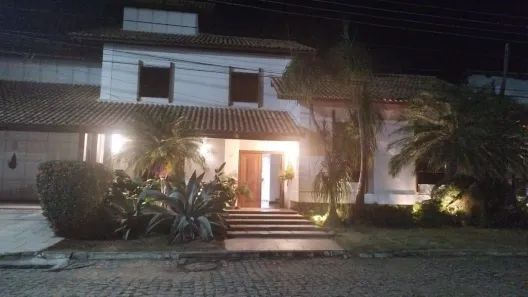 Casa de Condomínio com 5 Quartos para venda ou aluguel, 518m² no Parque Califórnia, Campos dos Goytacazes