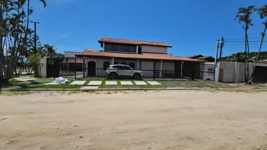 Sobrado com 4 Quartos para venda ou aluguel, 420m² no São Lourenço, Bertioga