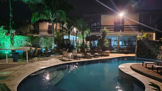 Hotel / Motel / Pousada com 21 Quartos à venda, 1500m² no Boiçucanga, São Sebastião