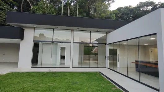 Casa de Condomínio com 3 Quartos para venda ou aluguel, 208m² no Cumbari, Mairiporã