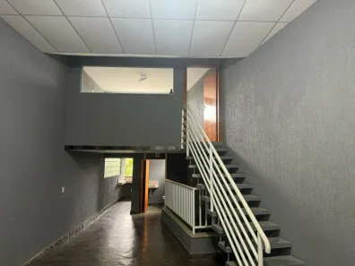 Galpão / Depósito / Armazém com 2 Quartos para alugar, 240m² no Batistini, São Bernardo do Campo