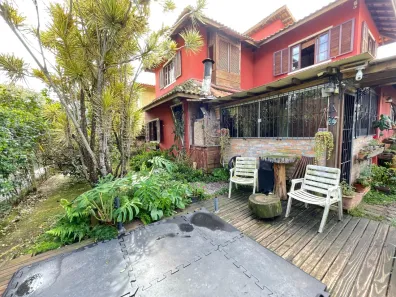 Casa com 3 Quartos para alugar, 250m² no Rio Tavares, Florianópolis