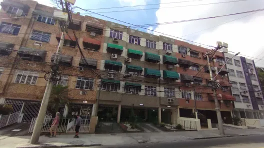 Apartamento com 3 Quartos para alugar, 70m² no Centro, São Gonçalo