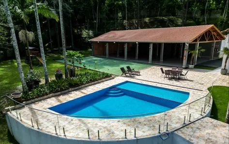 Fazenda / Sítio / Chácara com 5 Quartos à venda, 1000m² no Mombaça, Itapecerica da Serra
