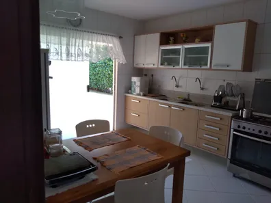 Casa de Condomínio com 5 Quartos para venda ou aluguel, 380m² no Busca Vida (Abrantes), Camaçari