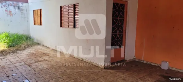 Loja / Salão / Ponto Comercial com 3 Quartos à venda, 140m² no Granada, Uberlândia