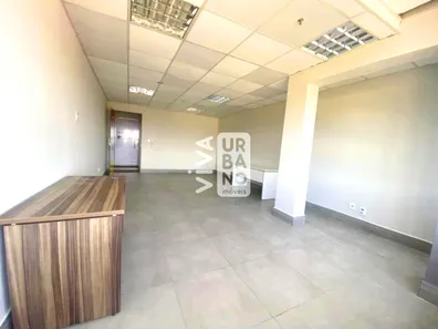 Conjunto Comercial / Sala para alugar, 79m² no Vila Santa Cecília, Volta Redonda