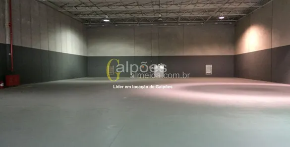Galpão / Depósito / Armazém para alugar, 890m² no Santa Fé, Osasco