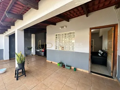 Casa de Condomínio com 3 Quartos à venda, 211m² no Região dos Lagos, Brasília