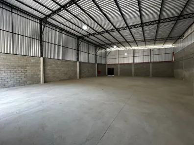 Galpão / Depósito / Armazém para alugar, 346m² no Meudon, Teresópolis