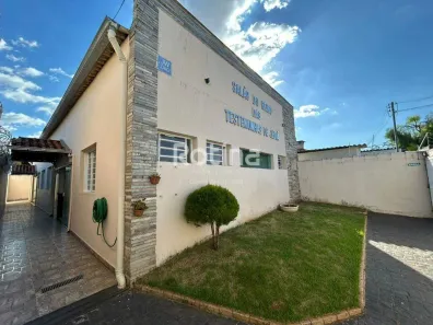 Galpão / Depósito / Armazém à venda, 194m² no Jardim das Palmeiras, Uberlândia