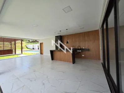 Sobrado com 5 Quartos à venda, 354m² no , Hidrolândia