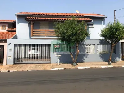 Sobrado com 3 Quartos à venda, 252m² no Jardim Santa Rosa, Cosmópolis