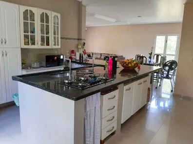 Fazenda / Sítio / Chácara com 3 Quartos à venda, 270m² no Vila Velha, Caçapava