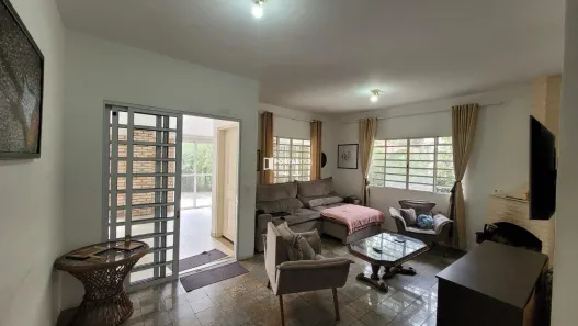 Fazenda / Sítio / Chácara com 3 Quartos para alugar, 117m² no Chácaras Bartira, Embu das Artes