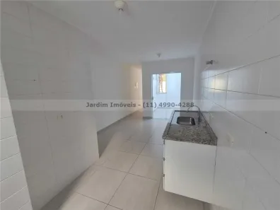Casa de Condomínio com 3 Quartos para alugar, 101m² no Jardim do Estádio, Santo André
