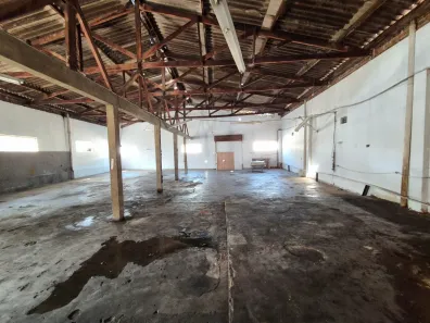 Galpão / Depósito / Armazém para venda ou aluguel, 250m² no Campos Elíseos, Resende